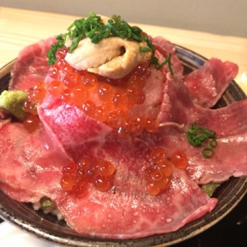 肉ドレス海鮮丼紹介画像