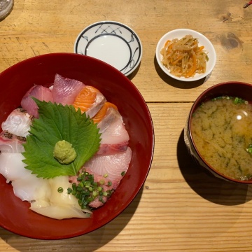 鮮魚とイカと大衆割烹 ととまろ紹介画像